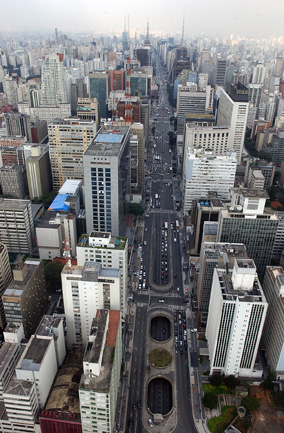 Avenida Paulista importante para o turismo de negcios<a style='float:right;color:#ccc' href='https://www3.al.sp.gov.br/repositorio/noticia/01-2010/TURISMO - av.paulista_Jose Antonio.jpg' target=_blank><i class='bi bi-zoom-in'></i> Clique para ver a imagem </a>